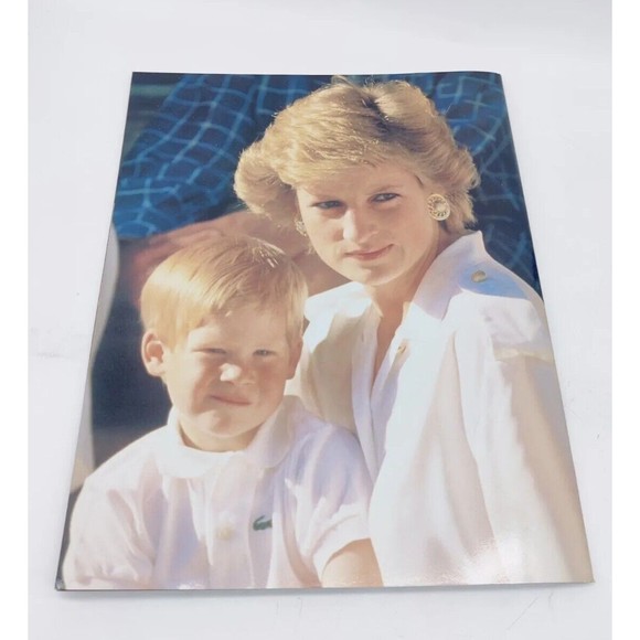 Vintage Tribute To Princess Diana In Our Hearts Forever Gold Collectors Magazine - Picture 4 of 7